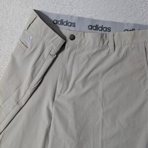 Adidas Golf Shorts Mens 40/10 Beige Stretch Ultimate 365 Performance AE4195